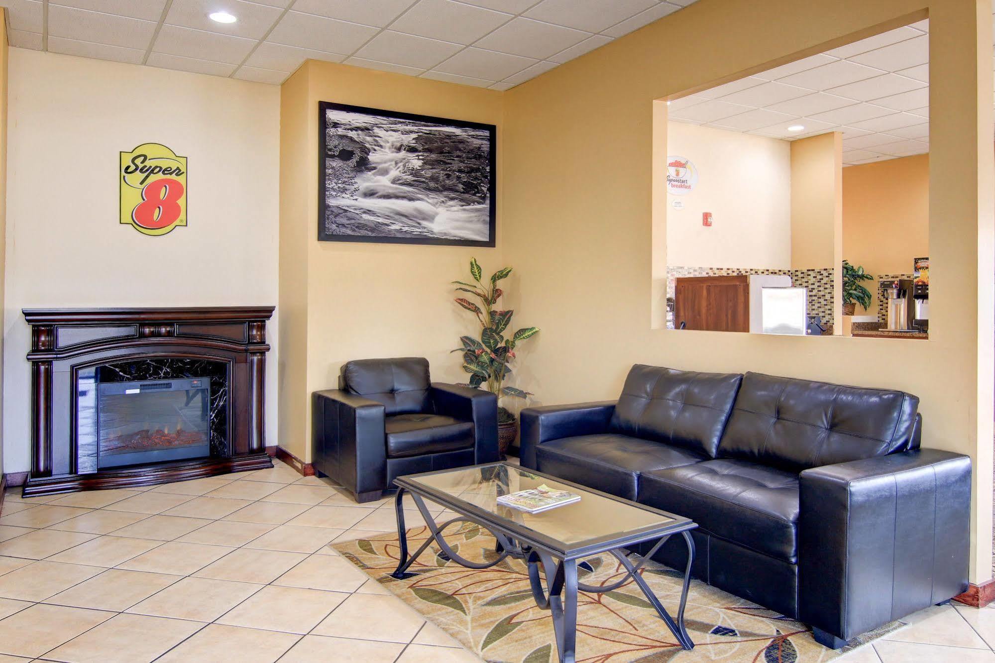 Super 8 By Wyndham Macon West Exterior foto